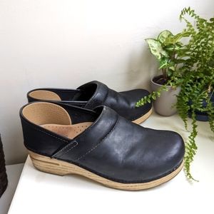 Dansko Professional Clogs - Black with Wooden Heel Size 38 / Women's 7.5-8